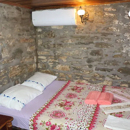 Gazde/Camere de închiriat Limaki Konak Sirince